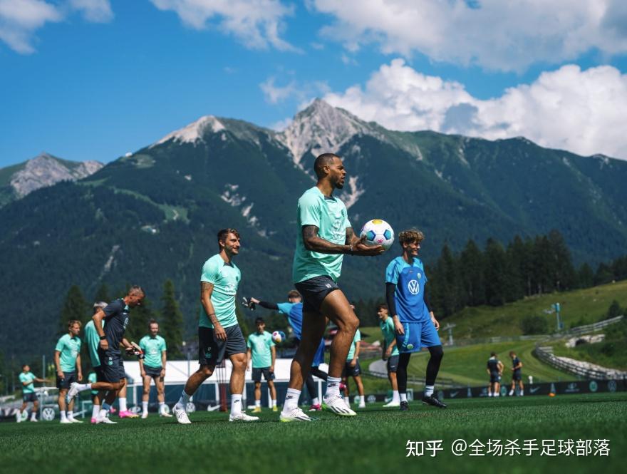 包含狼堡主场大获全胜，实现四连胜，追赶积分榜领先者的词条